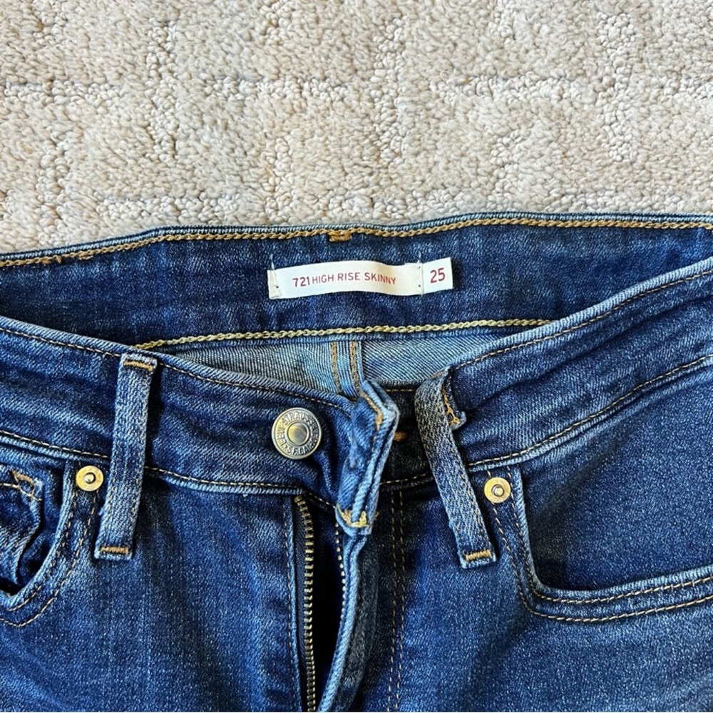 Levi’s 721 High Rise Skinny Jean